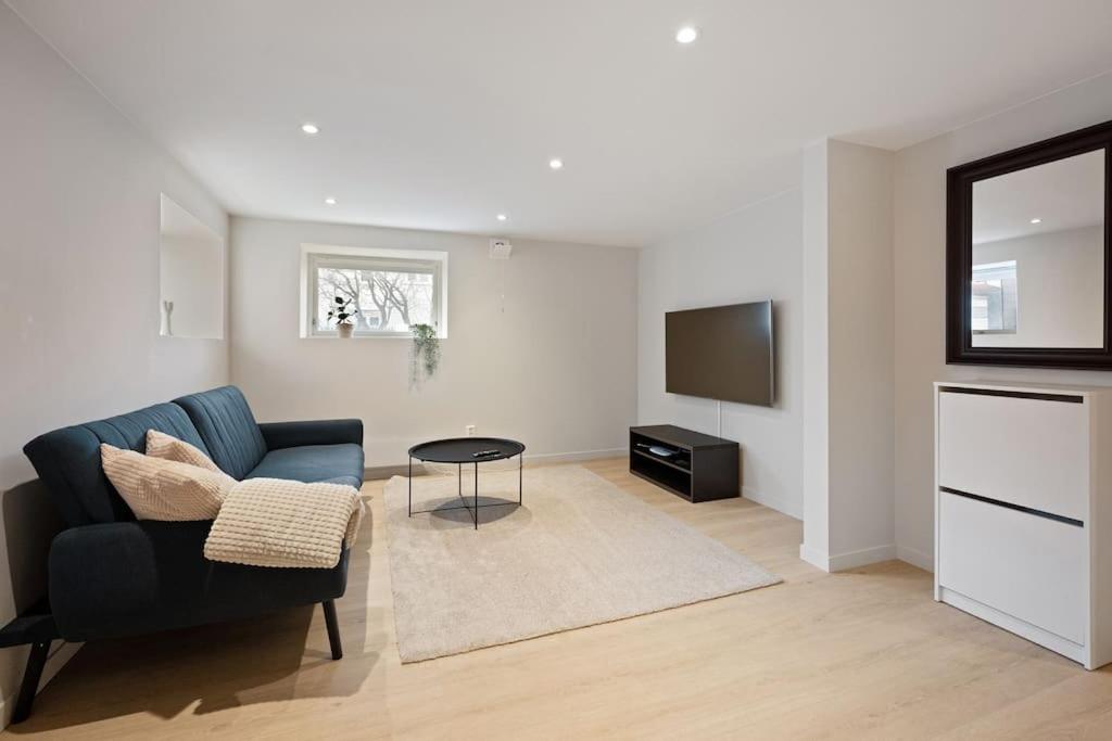 Practical Basement Apt With All Home Comforts Close To City Centre Stavanger Exterior photo
