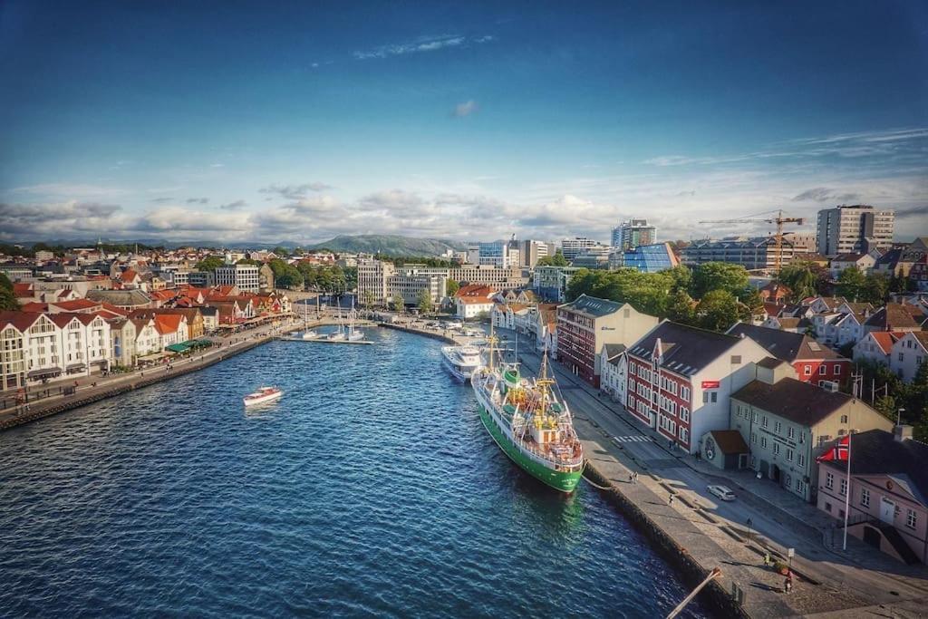Practical Basement Apt With All Home Comforts Close To City Centre Stavanger Exterior photo