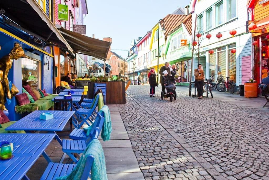 Practical Basement Apt With All Home Comforts Close To City Centre Stavanger Exterior photo