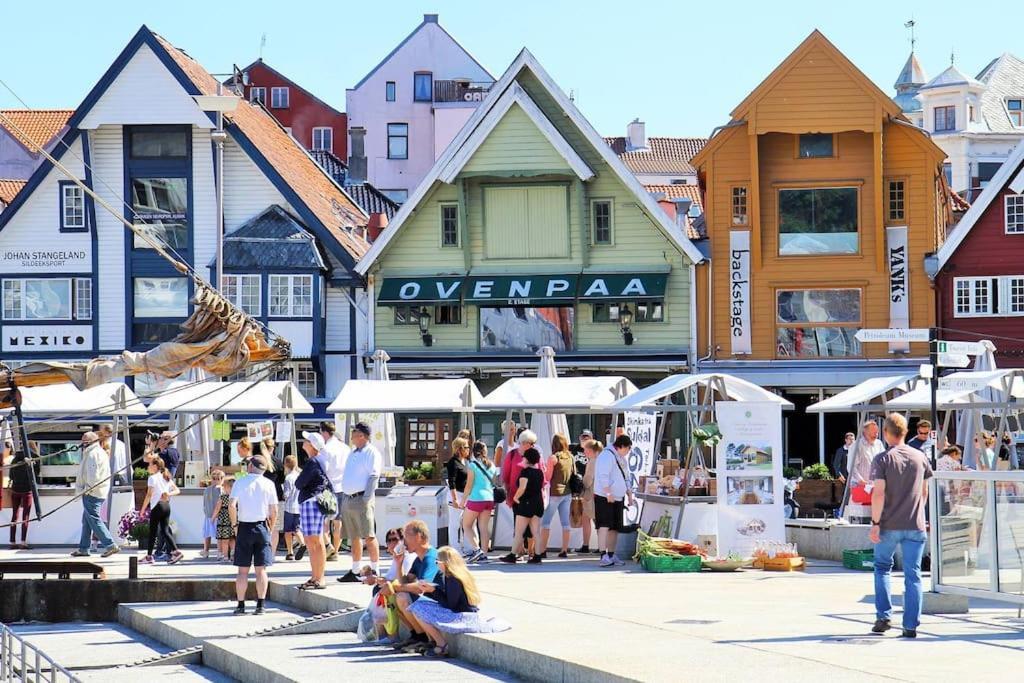 Practical Basement Apt With All Home Comforts Close To City Centre Stavanger Exterior photo