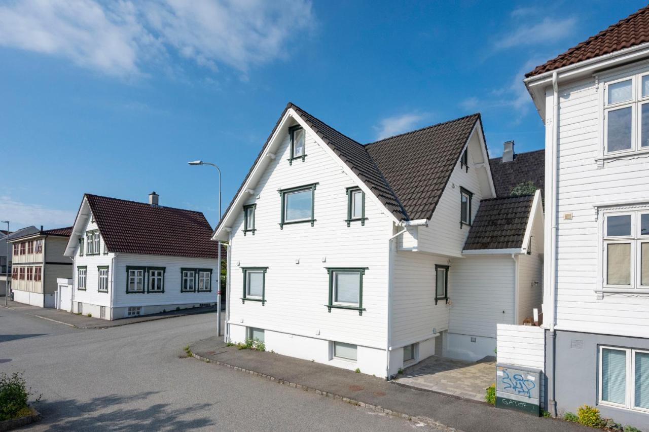 Practical Basement Apt With All Home Comforts Close To City Centre Stavanger Exterior photo