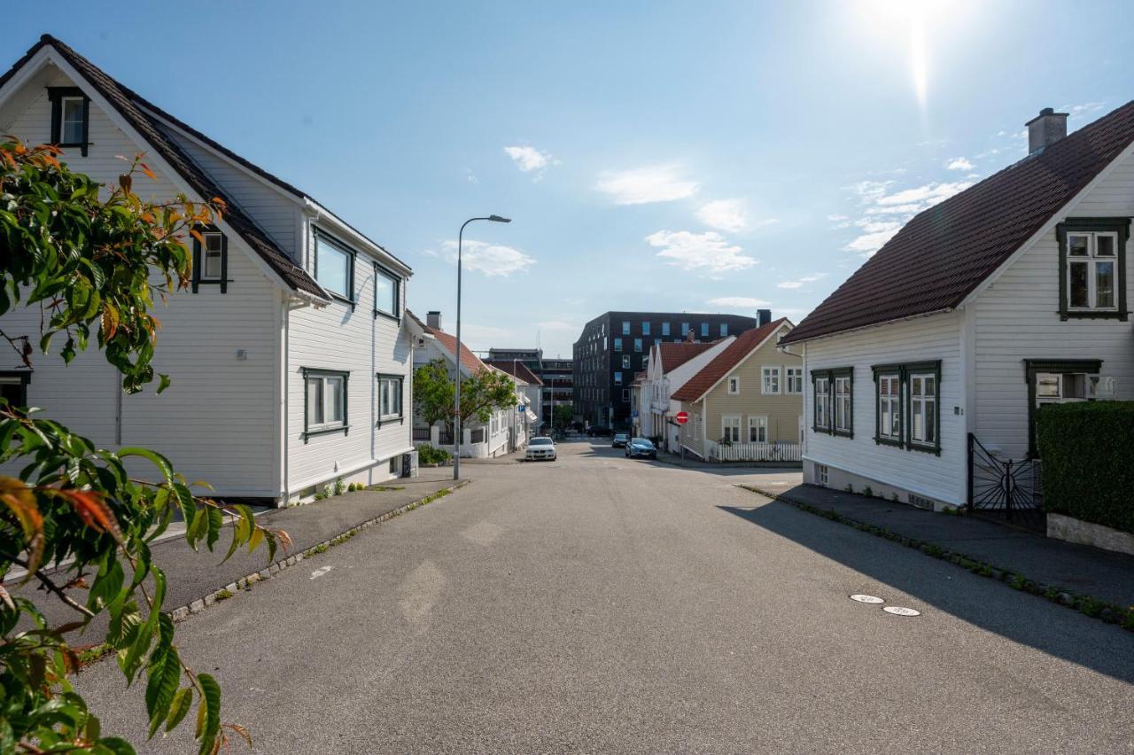 Practical Basement Apt With All Home Comforts Close To City Centre Stavanger Exterior photo